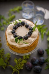 Piskóta torta szilvás mascarpone krémmel